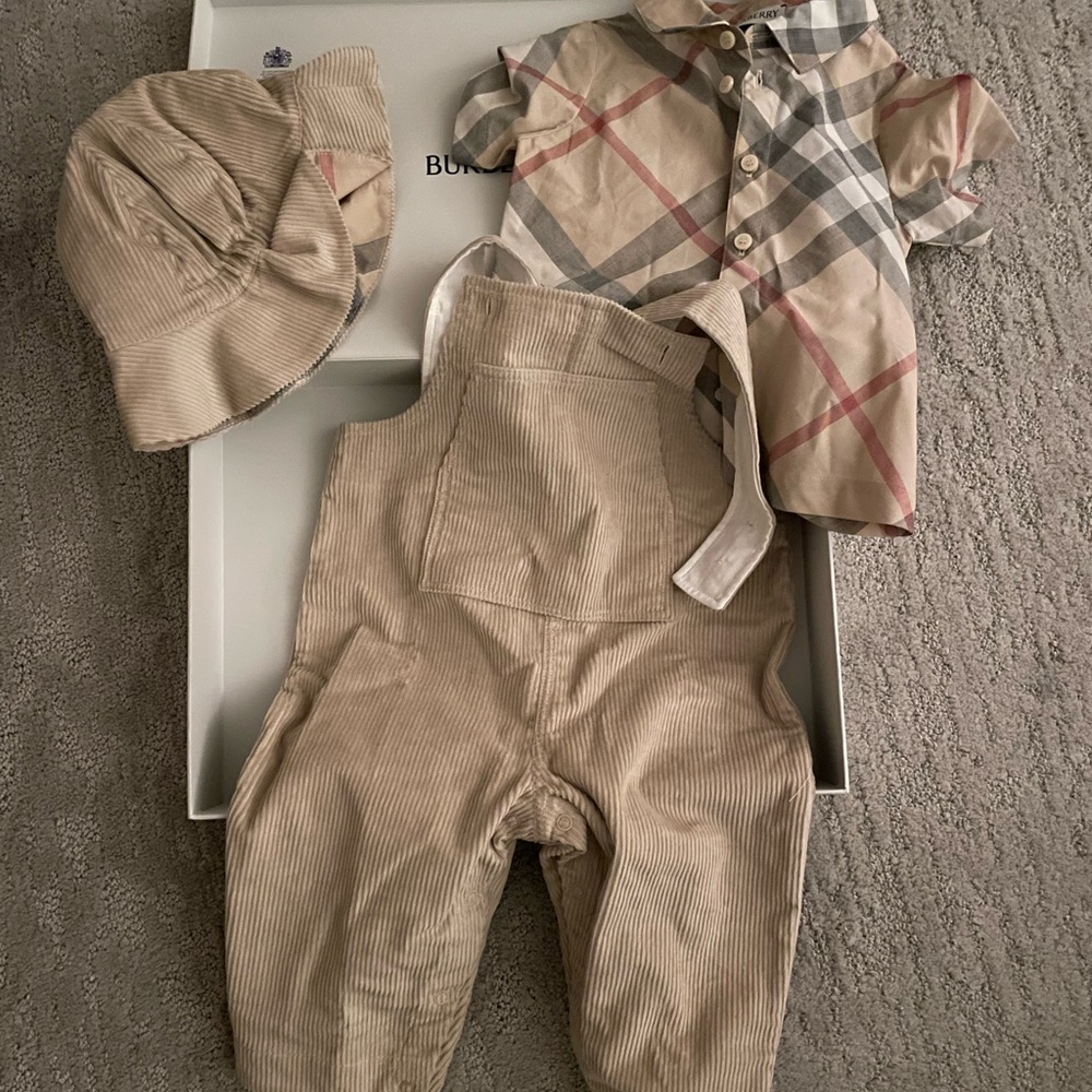 Burberry Pale Stone Baby Set